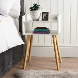 428956-open-shelf-bedside
