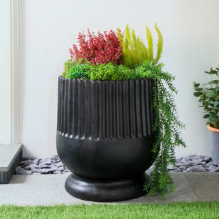 XL Ribbed Planter - Black