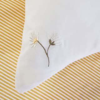 431336-431337-embroidered-daisy-duvet-set-king-2