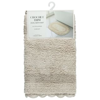 431709-crochet-trim-bath-mat-2