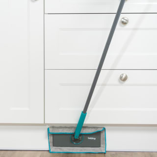 431791-beldray-anti-bac-clip-mop-and-cloth-set-4