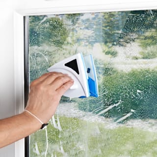 431808-magnetic-double-sided-window-cleaner