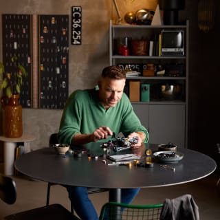 432924-lego-technic-1966-ford-gt40-mkii-race-car-4