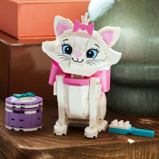 432926-lego-disneythe-aristocats-adorable-marie-10
