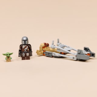 432940-lego-star-wars-the-mandalorian-and-grogus-speeder-bike-9