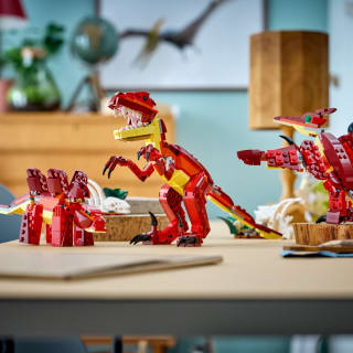 432952-lego-creator-fierce-dinosaur-4