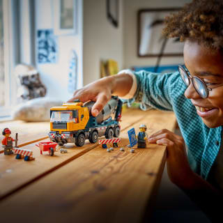 432972-lego-city-cement-mixer-4