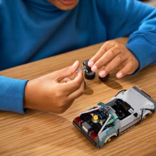 432977-lego-speed-champions-time-machine-from-back-to-the-future-5