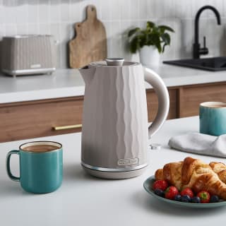 433421-morphy-vapour-1_7l-3kw-kettle-2