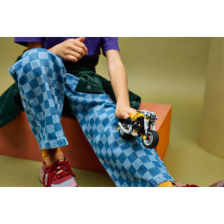 433721-lego-yellow-motorbike-42225-2