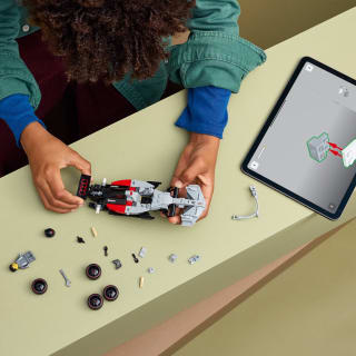 433731-lego-audi-revolut-f1-team-r26-race-car-77259-8