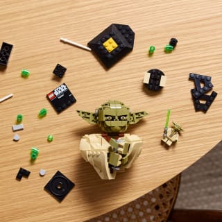 433732-lego-yoda-bust-75438-6