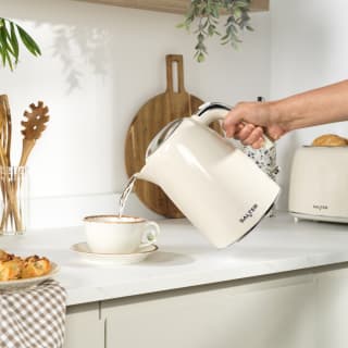 435150-salter-cream-1_7l-kettle-3