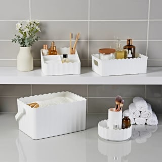 435235-ribbed-storage-box-with-handle