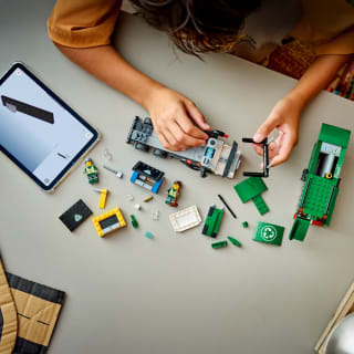 435361-lego-recycling-truck-60495-7