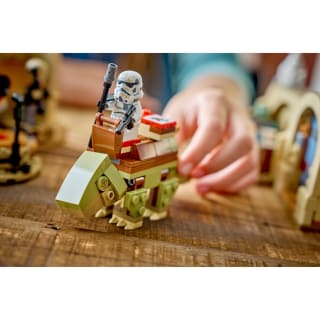 435401-lego-smart-play-mos-eisley-cantina-75425-3