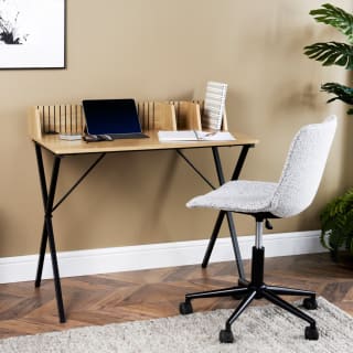 435669-bernie-desk