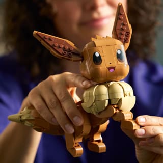 436609-lego-eevee-72151-7