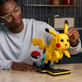 436610-lego-pikachu-and-pokeball-6