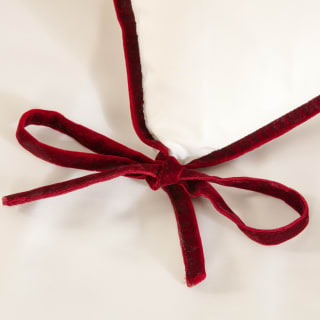 437011-437013-red-velvet-bow-tie-duvet-set-double-king-2