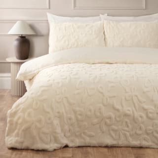 437391-437392-faux-fur-bow-duvet-set-double-king