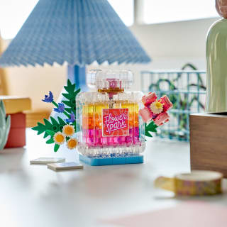 439313-lego-creator-floral-perfume-bottle