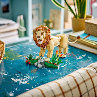 439314-lego-creator-majestic-lion-2