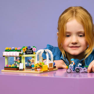 439317-lego-friends-creative-flower-shop