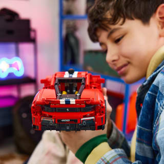 439364-lego-technic-ferrari-488-pista-6