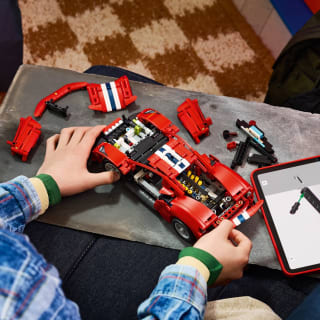 439364-lego-technic-ferrari-488-pista-8