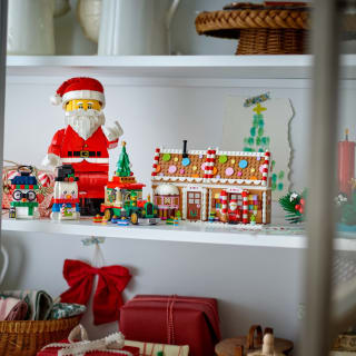 439374-lego-festive-gingerbread-house-3