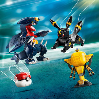441722-lego-pokemon-smart-play-umbreon-vs-garchomp-championship-battle-8