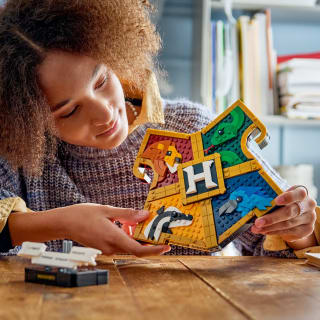441860-lego-hogwarts-house-crest-7