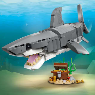 441862-lego-creator-fierce-shark-with-a-treasure-chest-4