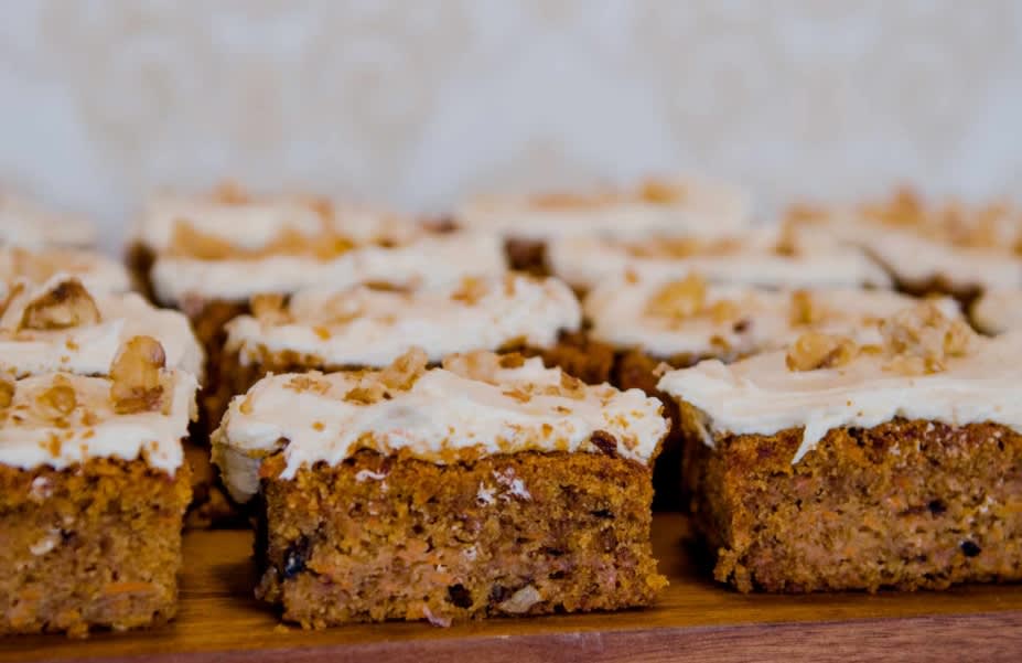 Super Healthy Baking Carrot Cake Bites