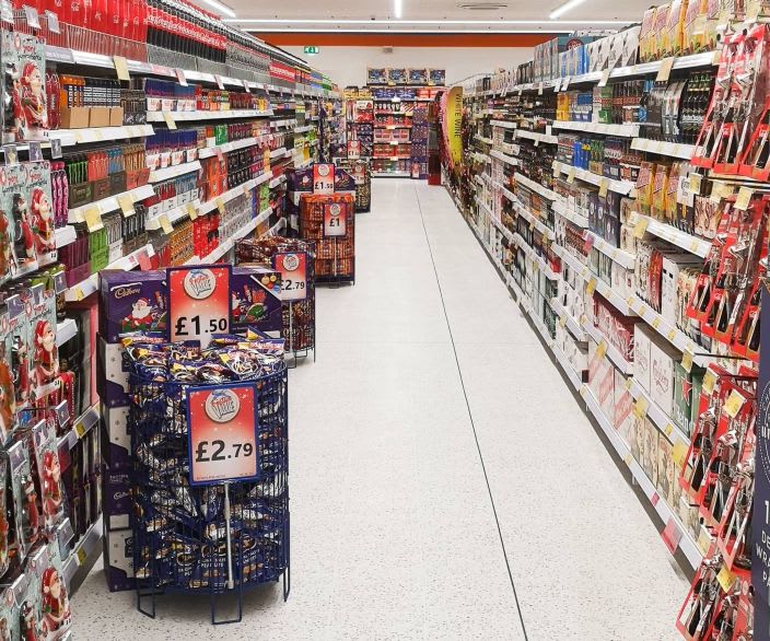 695-bandm-quedgeley-store-10