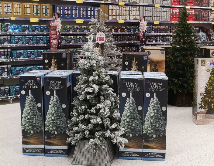 695-bandm-quedgeley-store-13