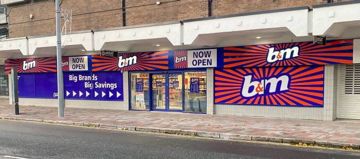 698-bandm-hull-prospect-shopping-centre-store-front-2