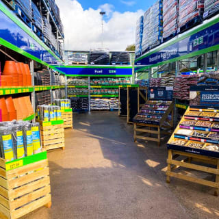 026-bandm-hemsworth-store-garden-centre-10