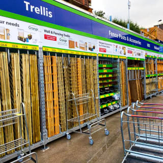 026-bandm-hemsworth-store-garden-centre-11