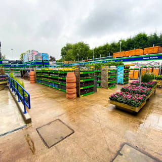 026-bandm-hemsworth-store-garden-centre