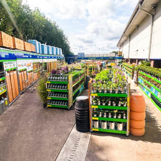 075-bmstores-viking-way-garden-centre-7