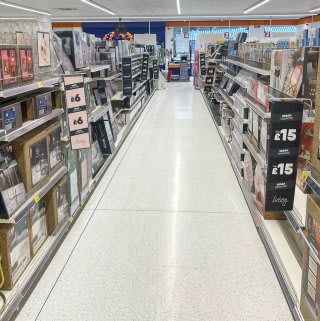 078-bandm-walsall-store-reopening-8