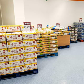 320-bandm-telford-store