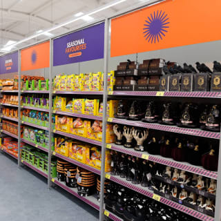 323-wigan-2_0-store-16