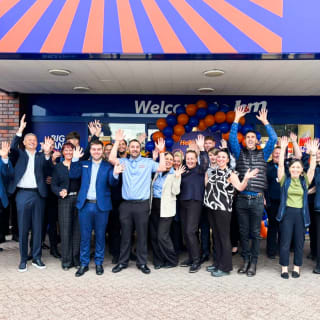 323-wigan-store-staff