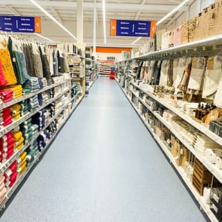 403-bandm-burnley-store-14