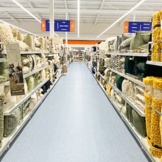 403-bandm-burnley-store-17