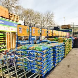 403-bandm-burnley-store-3