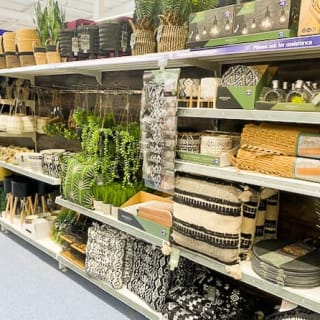 403-bandm-burnley-store-30